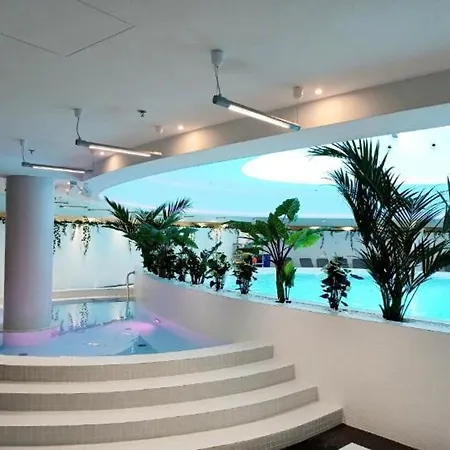 Hanza Tower Baobab Pool Jacussi Sauna
